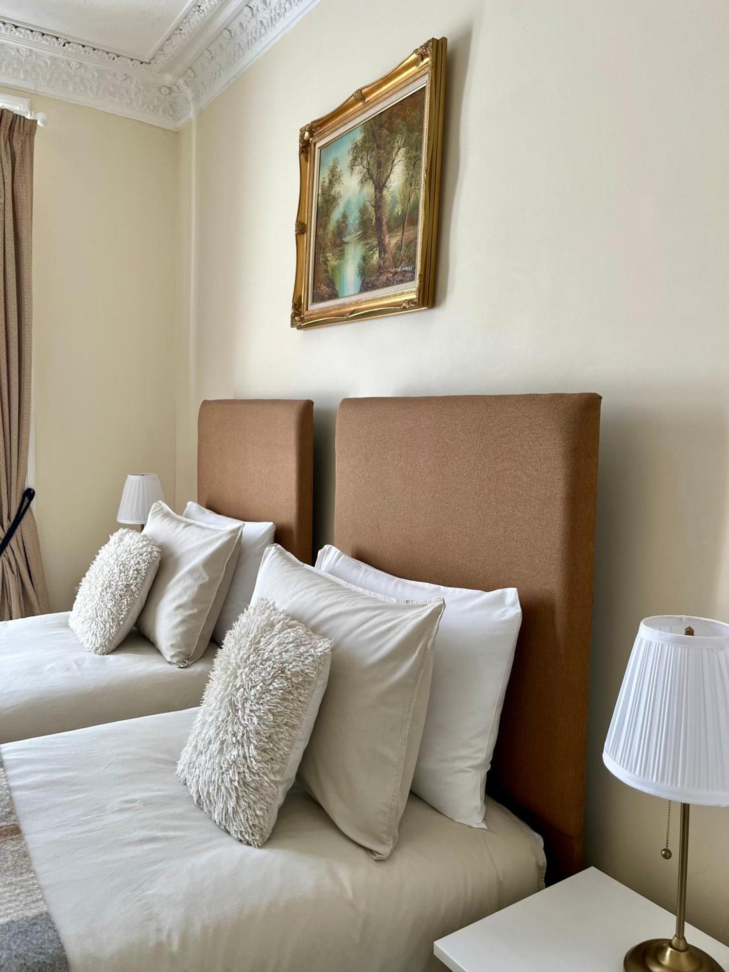 Acorn House Календер Экстерьер фото
