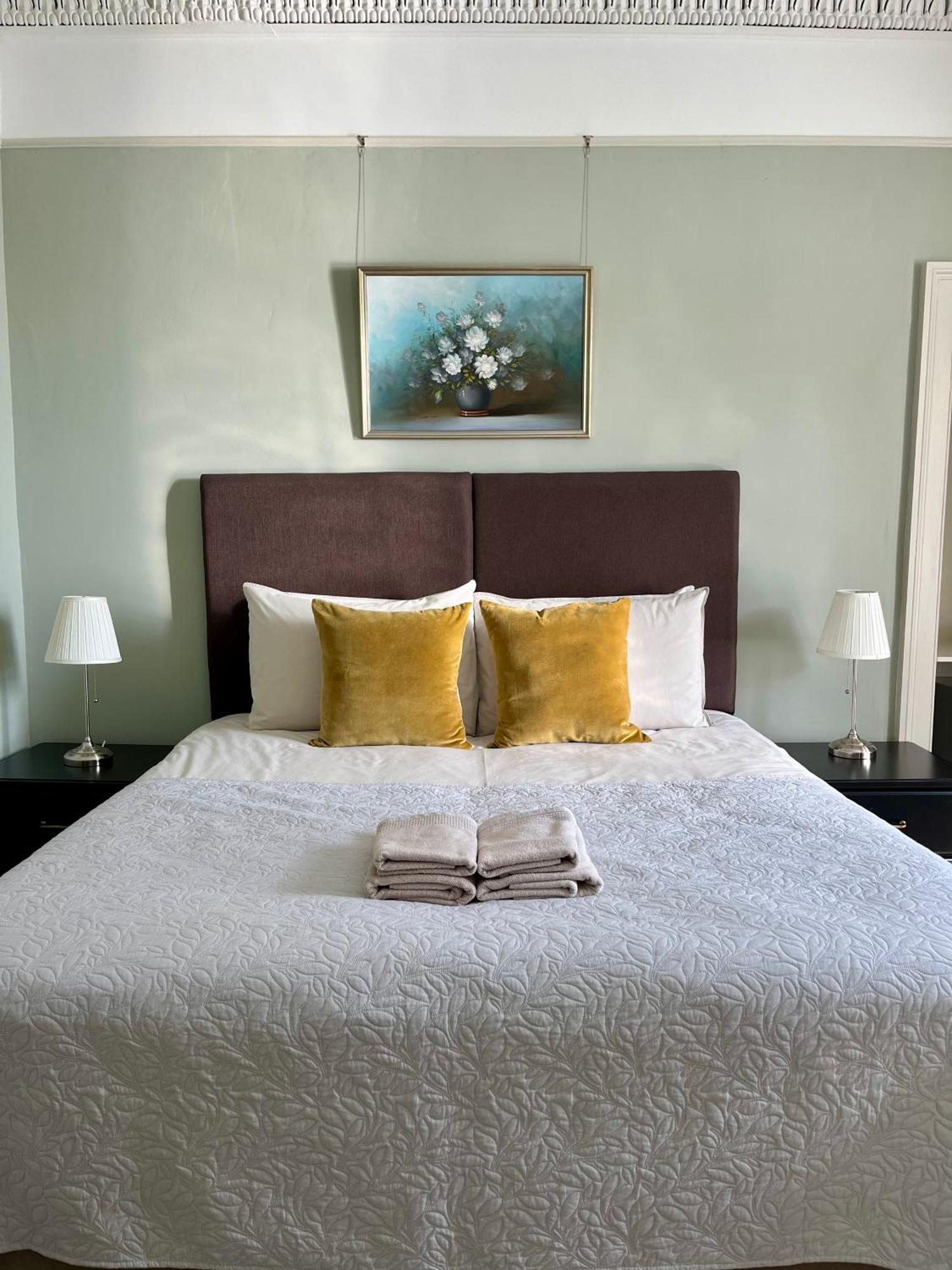 Acorn House Календер Экстерьер фото